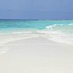 Кольорові пляжі світу